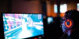 Video games player © Unsplash / Sean Do