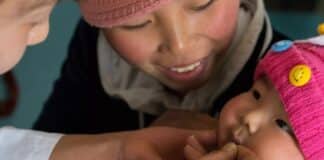 UNICEF continues to support vaccination, nutrition, maternal health, and water and sanitation programs. Photo: UNICEF.