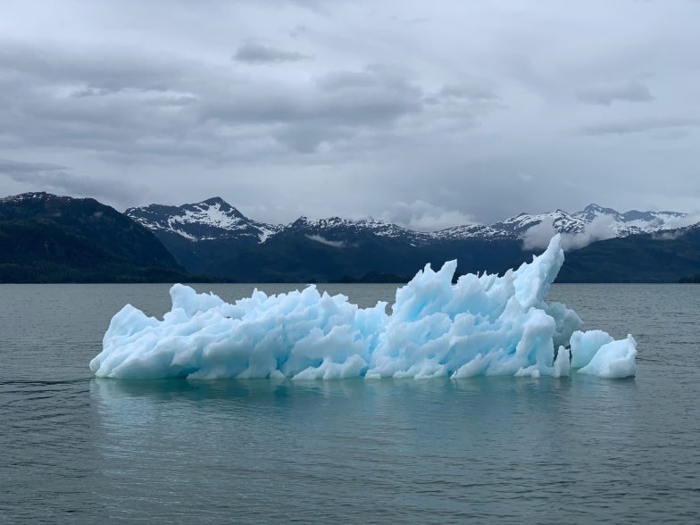 Climat : l’OMM sonne « l’alerte rouge » Iceberg en Alaska