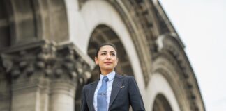 Mohadese Mirzaee première femme pilote de ligne d'Afghanistan
