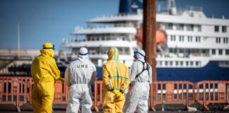 Navire de croisière à Tenerife avec des passagers infectés par l'hantavirus à bord