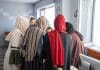 Poiché in Afghanistan gli spazi di incontro, condivisione e apprendimento per le donne continuano a essere limitati, UN Women offre vari tipi di sostegno e formazione a 113 organizzazioni guidate da donne.