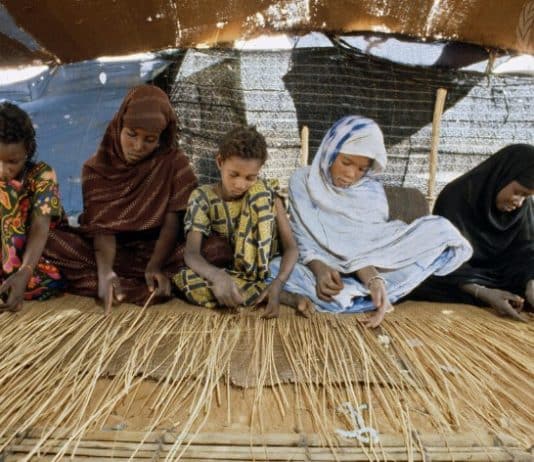 Children working. Credits: UN Photos/ Jean Pierre Laffont