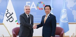 Il Direttore Generale della FAO, QU Dongyu incontra il CEO di Cassa Depositi e Prestiti, Dario Scannapieco presso la sede della FAO a Roma.