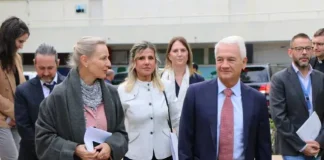 L’Italia e l’UNRWA sostengono i bambini rifugiati palestinesi più vulnerabili attraverso un’iniziativa di educazione inclusiva Il 10 dicembre 2025, le delegazioni della Nunziatura Apostolica e dell'Italia hanno visitato l'edificio scolastico dell'UNRWA nel campo di Dbayeh per una breve panoramica della struttura. La visita è stata accompagnata da Dorothee Klaus, Direttrice degli Affari dell'UNRWA in Libano, insieme a rappresentanti del Ministero dell'Istruzione e della Nunziatura Apostolica.