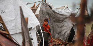 Israels restriksjoner på nødhjelp rammer palestinere idet vinteren kommer barn i Gaza
