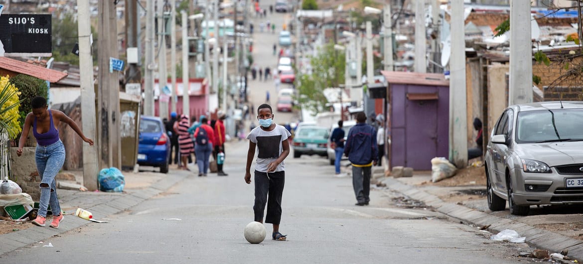 Joanesburgo, África do Sul. Guterres disse que países de renda média precisam melhorar o&nbsp;acesso a tecnologias, pesquisa e inovação,