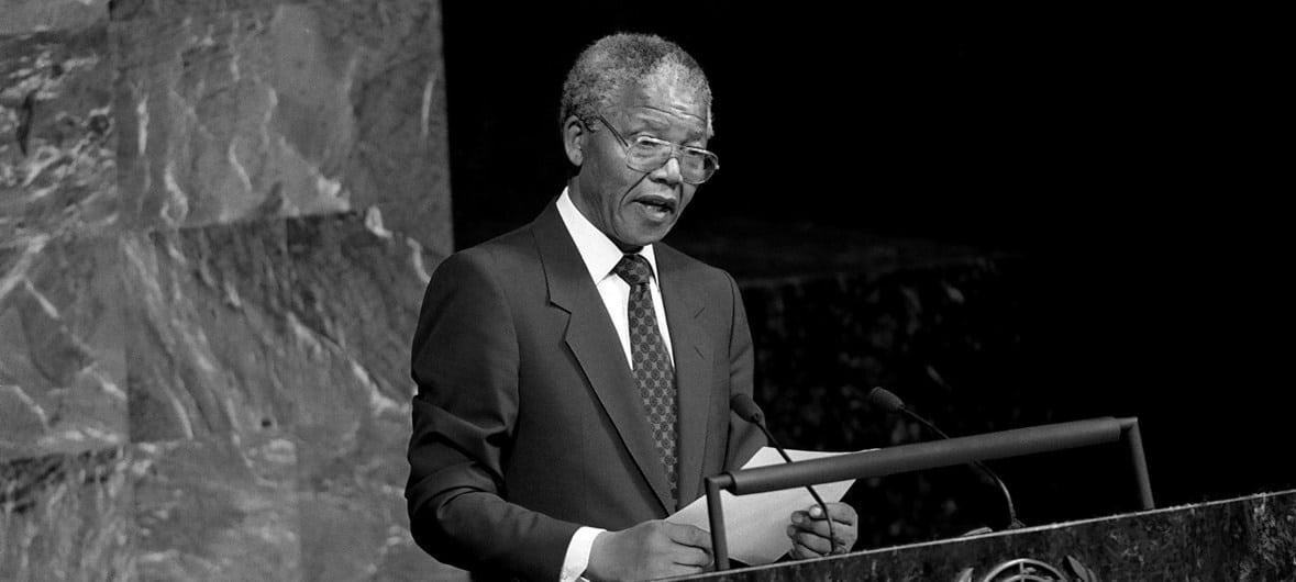 Nelson Mandela durante pronunciamento na Assembleia Geral em junho de 1990