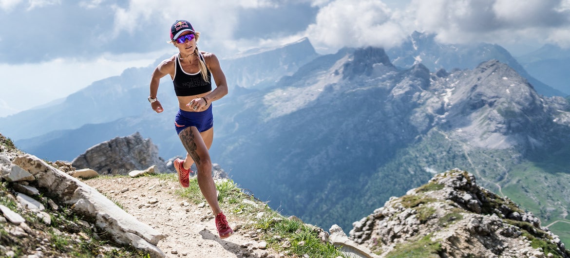A ultramaratonista brasileira Fernanda Maciel participa da campanha #TheHumanRace