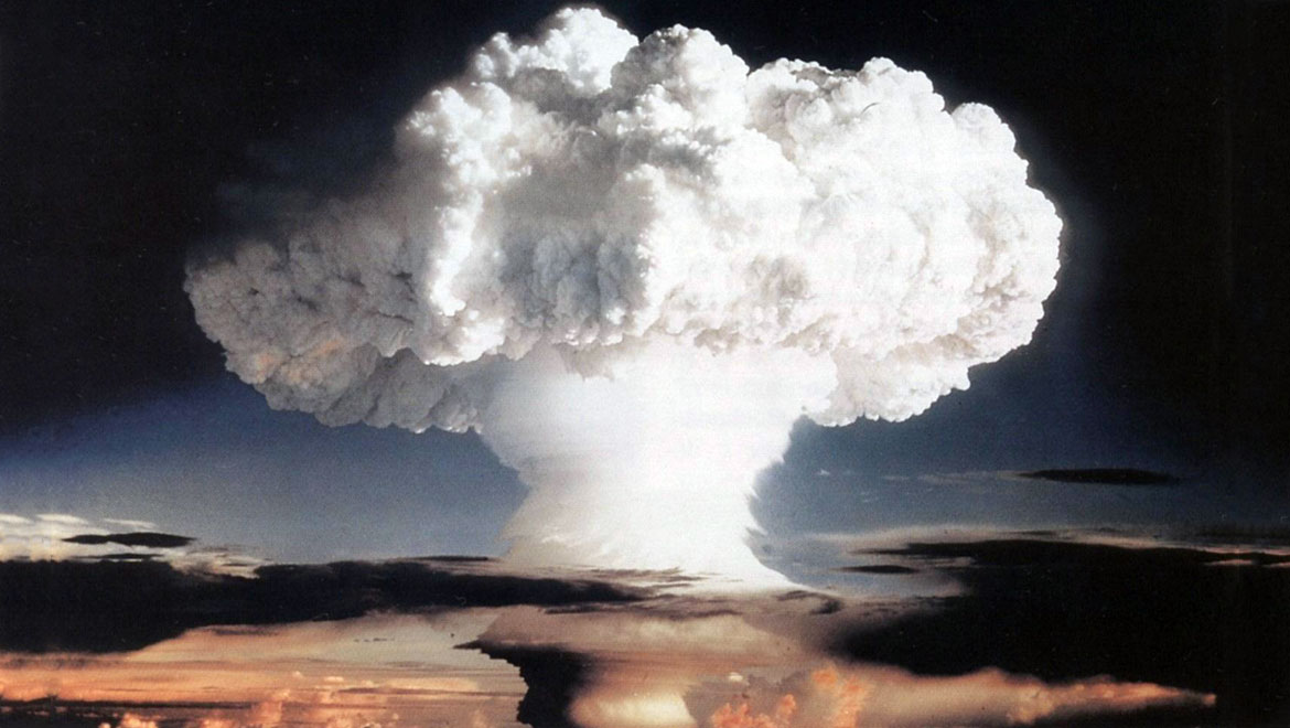 Teste nuclear no Atol Enewetak, nas ilhas Marshall, Estados Unidos, em 1 de novembro de 1952