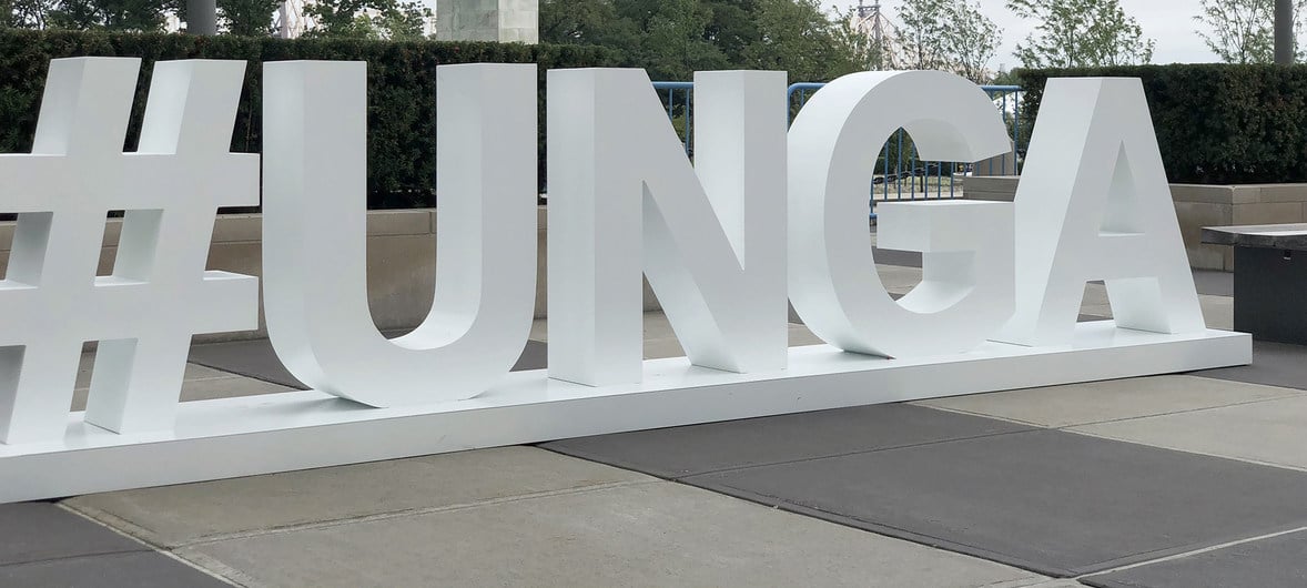 Assembleia Geral da ONU, conhecida como UNGA, na sigla em inglês .