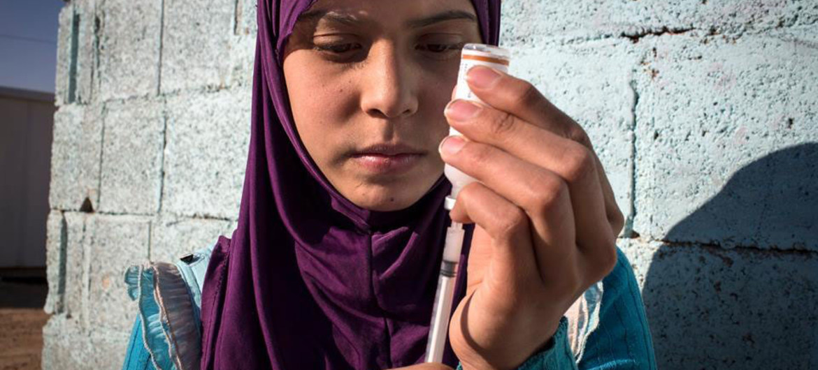 Raghad vive em campo de refugiados na Jordânia e tem diabetes tipo 1. 