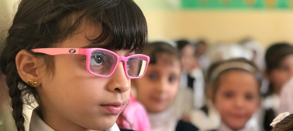Limitações para aulas remotas afastam pelo menos 200 milhões de crianças das escolas