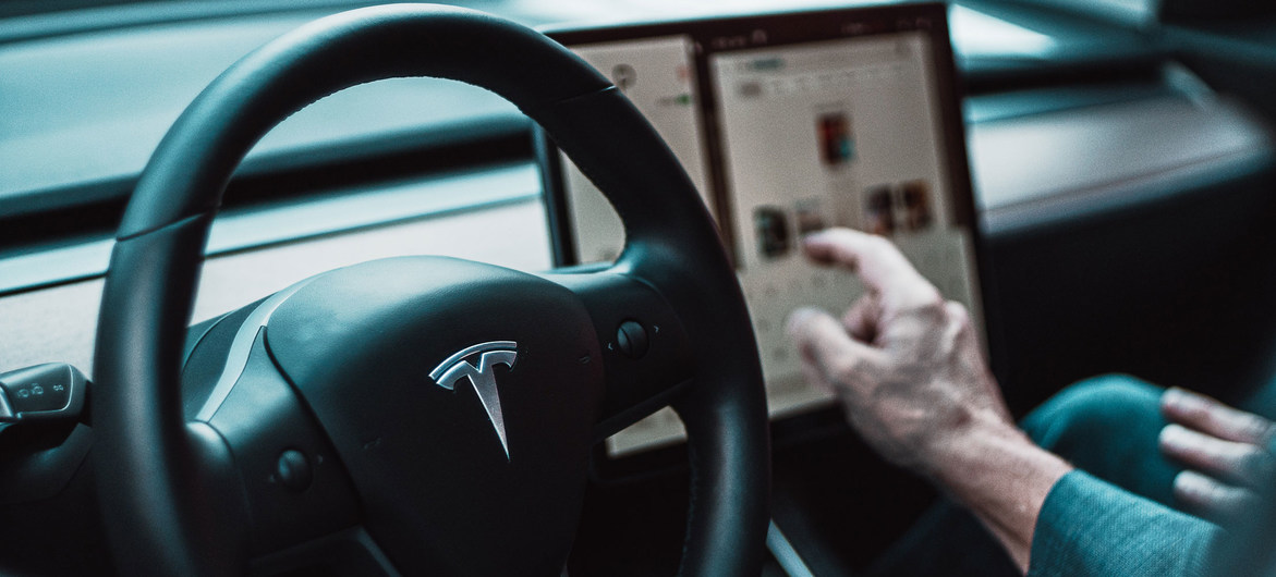 Montadoras de carros estão usando cada vez mais a inteligência artificial para controlar veículos