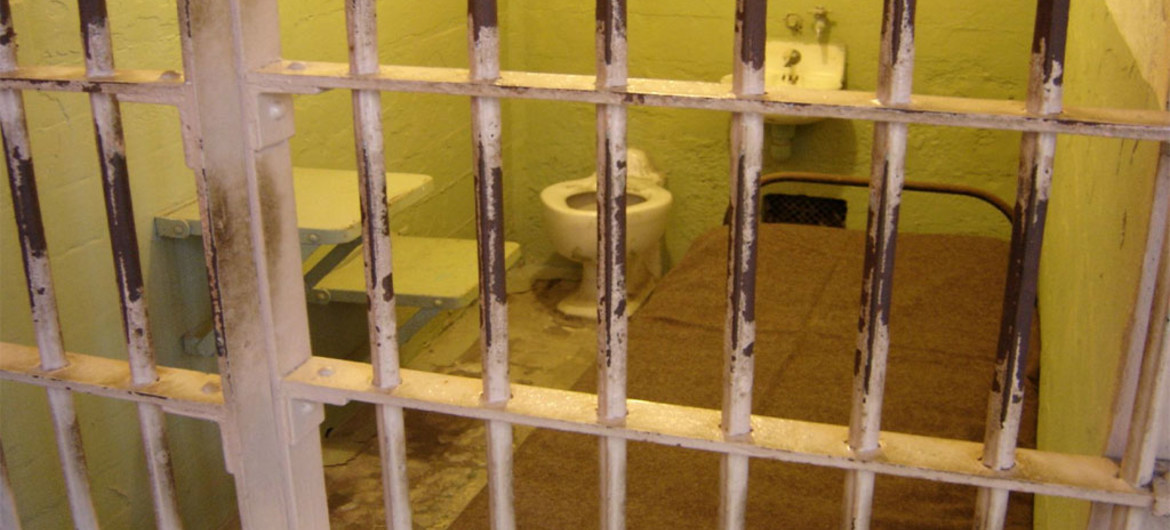 Existem 22% das pessoas encarceradas por crimes relacionados ao porte de drogas para uso pessoal