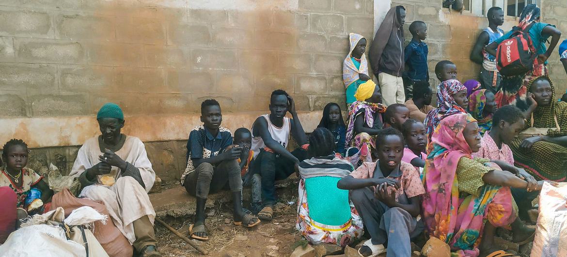 Equipes do Acnur ajudam refugiados na região de Benishangul Gumuz, na Etiópia. 