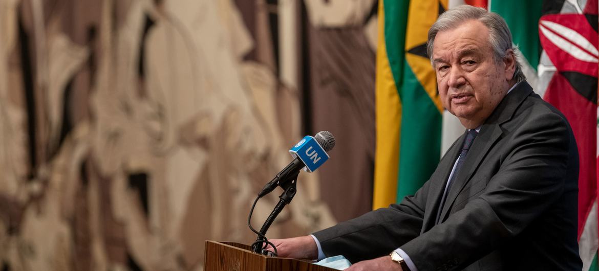 Guterres considera preocupante que cerca de 3 bilhões de pessoas ainda estejam aguardando pela primeira dose da vacina