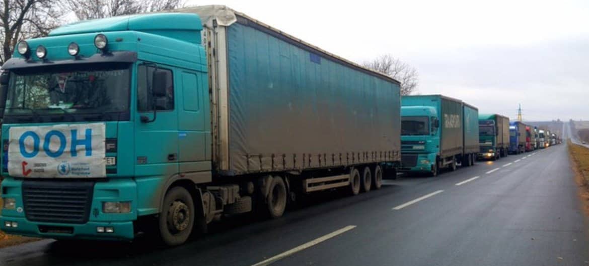 Comboio de 12 caminhões do PMA, com suprimentos de comida para alimentar mais de 7 mil pessoas durante um mês, chegou a Luhansk, no leste da Ucrânia, pela primeira vez desde a suspensão das atividades humanitárias há quatro meses