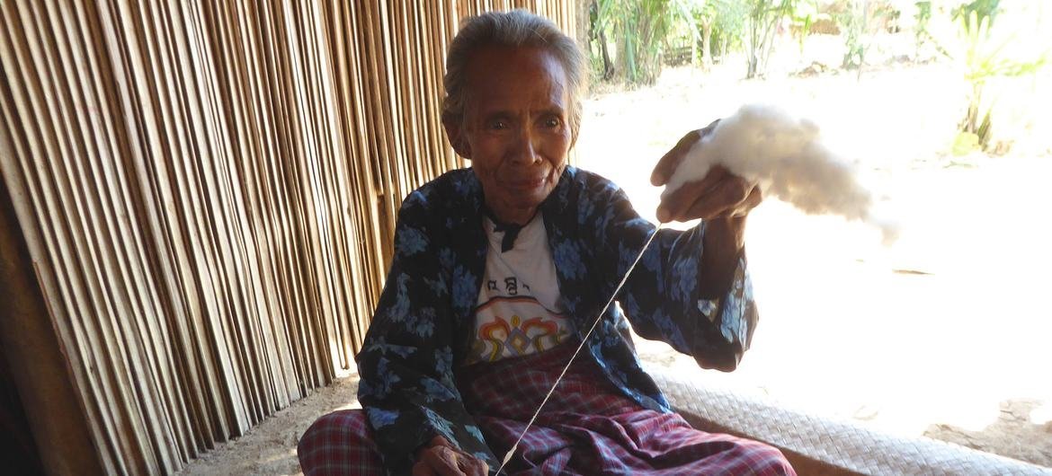 Tais, o tradicional tecido feito à mão no Timor-Leste desempenha um papel importante na vida do povo timorense