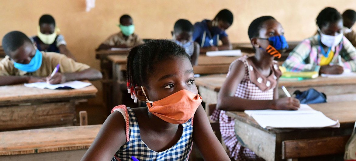 Cerca de 1 milhão de meninas não conseguiram regressar à escola na África Subsaariana devido à gravidez