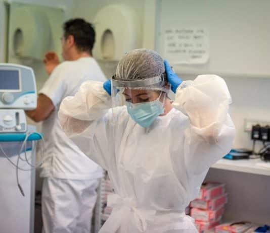 health-workerl-protective-equipment-WHO-Lindsay Mackenzie