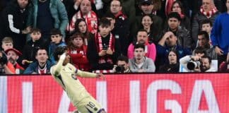 En fotbollspelare på planen