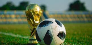 En boll och en pokal